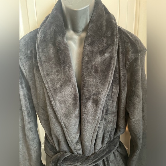 Men’s Club Room Black Plush Shawl Collar Robe w/ Open Front and Self Tie, OS - Picture 5 of 9